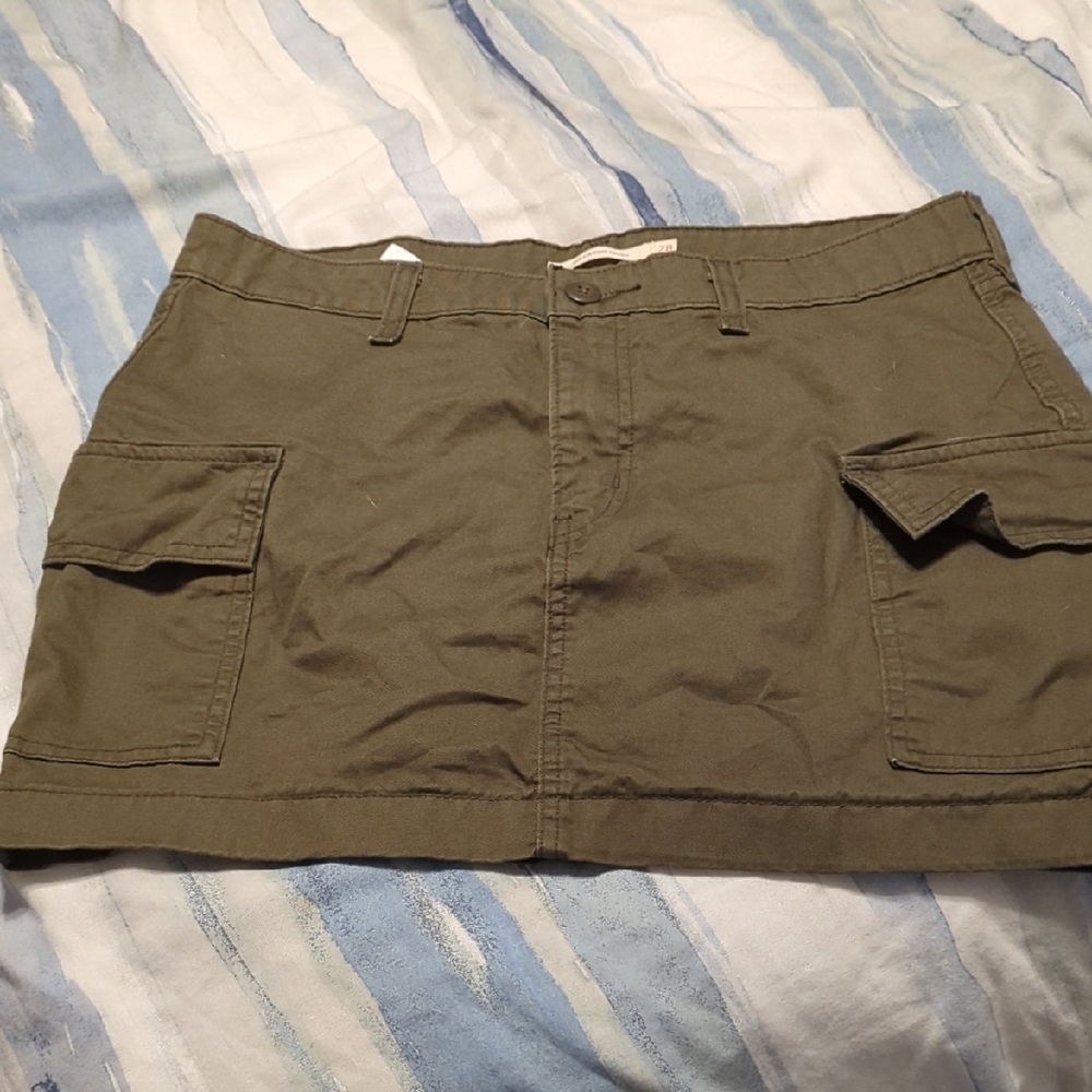 Levi's Olive Mini Skirt with Pockets